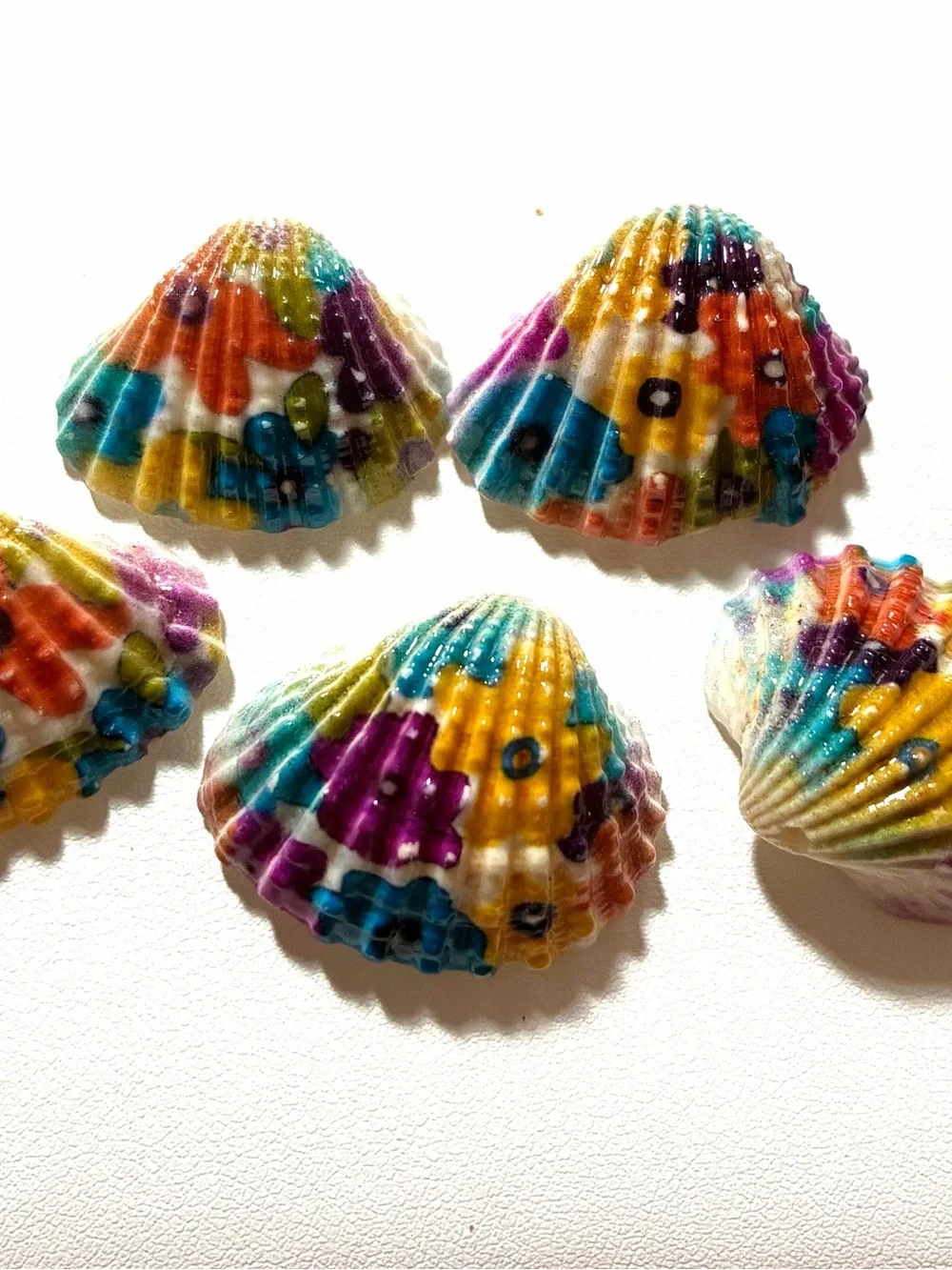 Hand-Painted Multicolor Shell charm  pendants - Women Jewelry